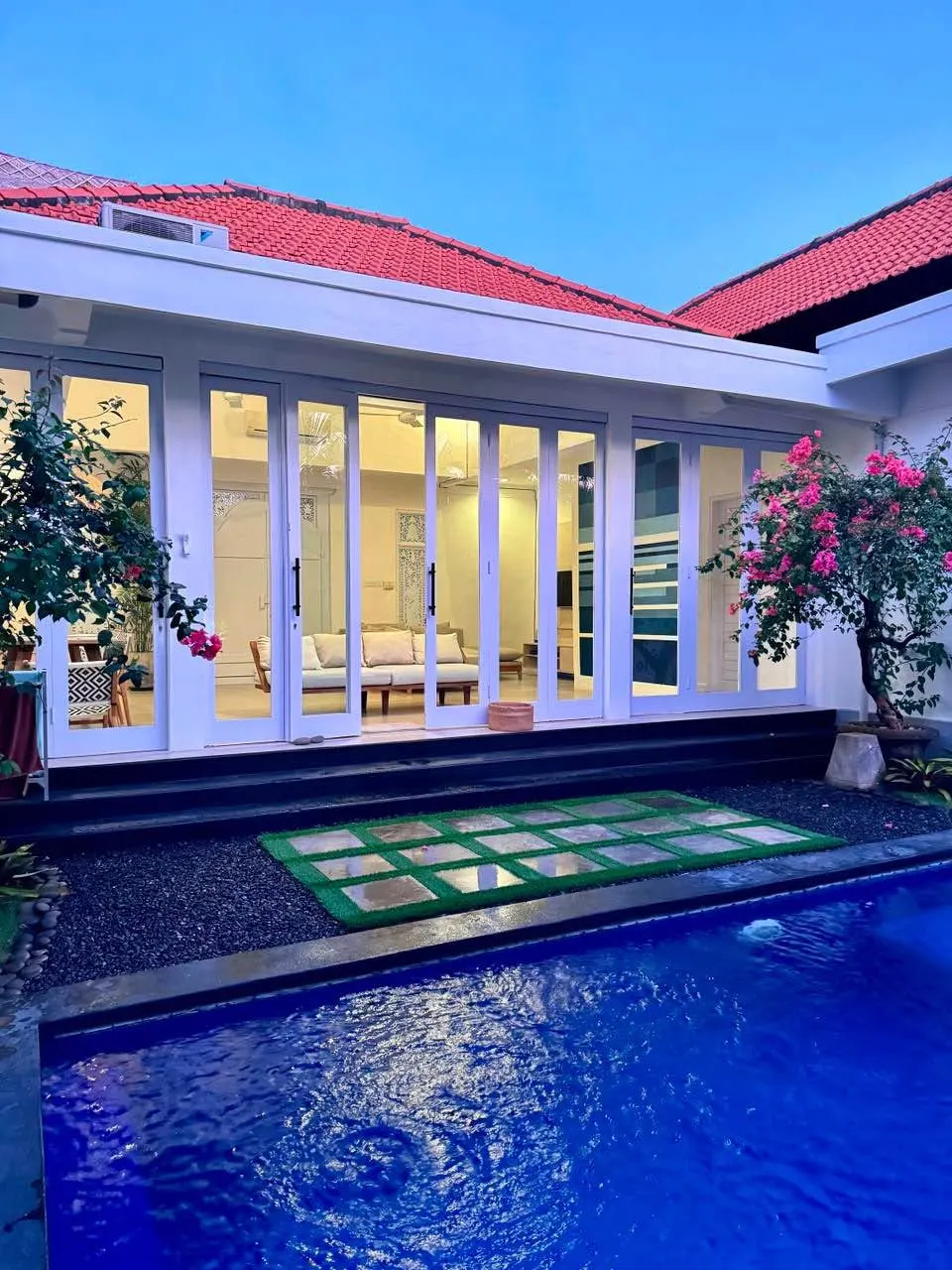 4 bedroom villa with private pool