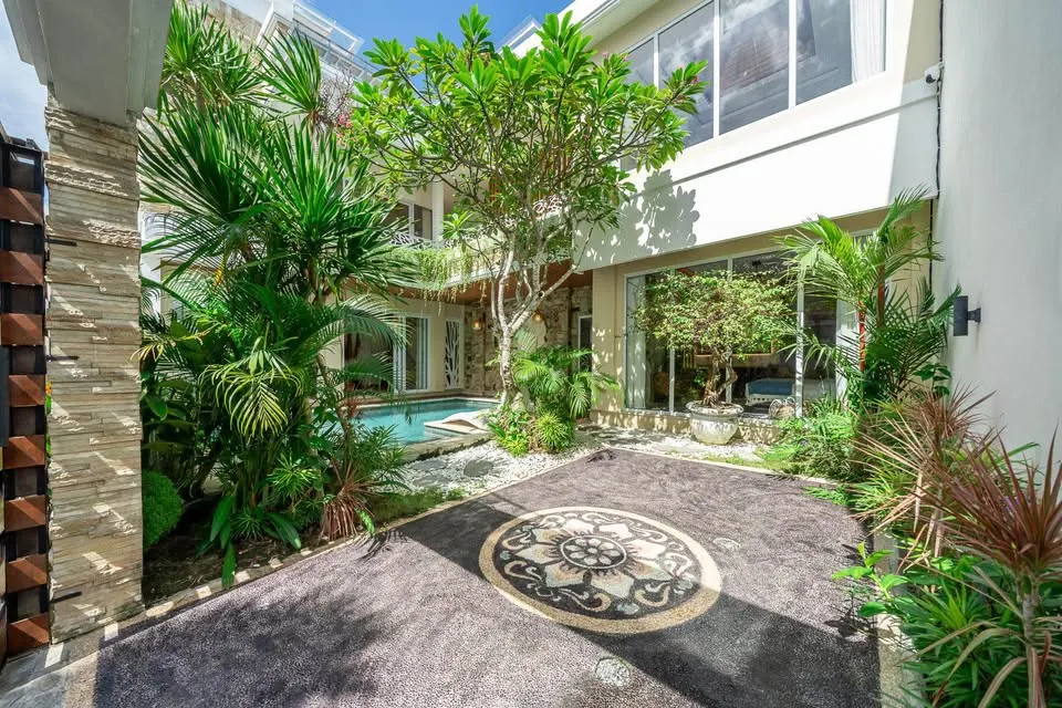 3 bedroom villa with private pool
