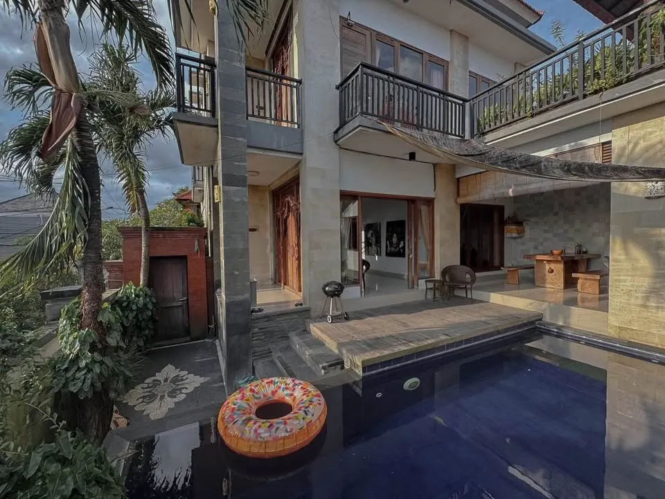 4 bedroom villa with private pool