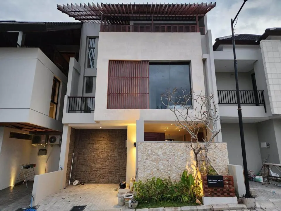 3 bedroom villa with private pool