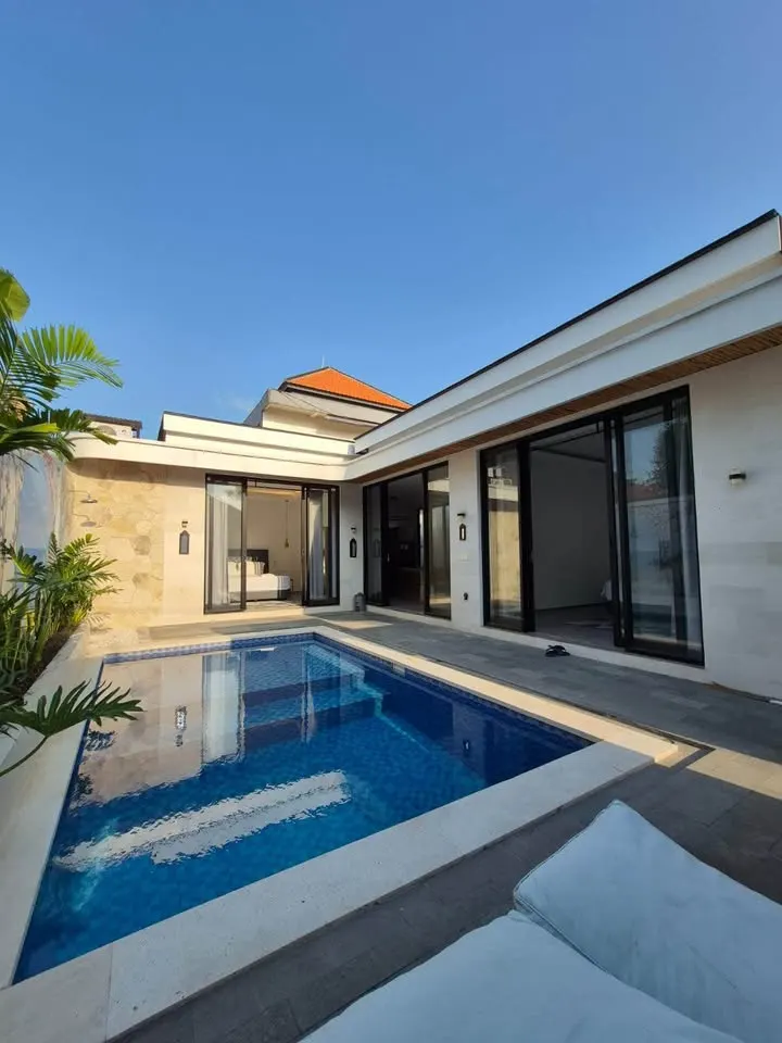 2 bedroom villa with private pool, five minutes to the beach