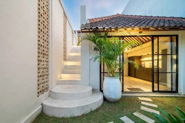 2 bedroom house with private pool