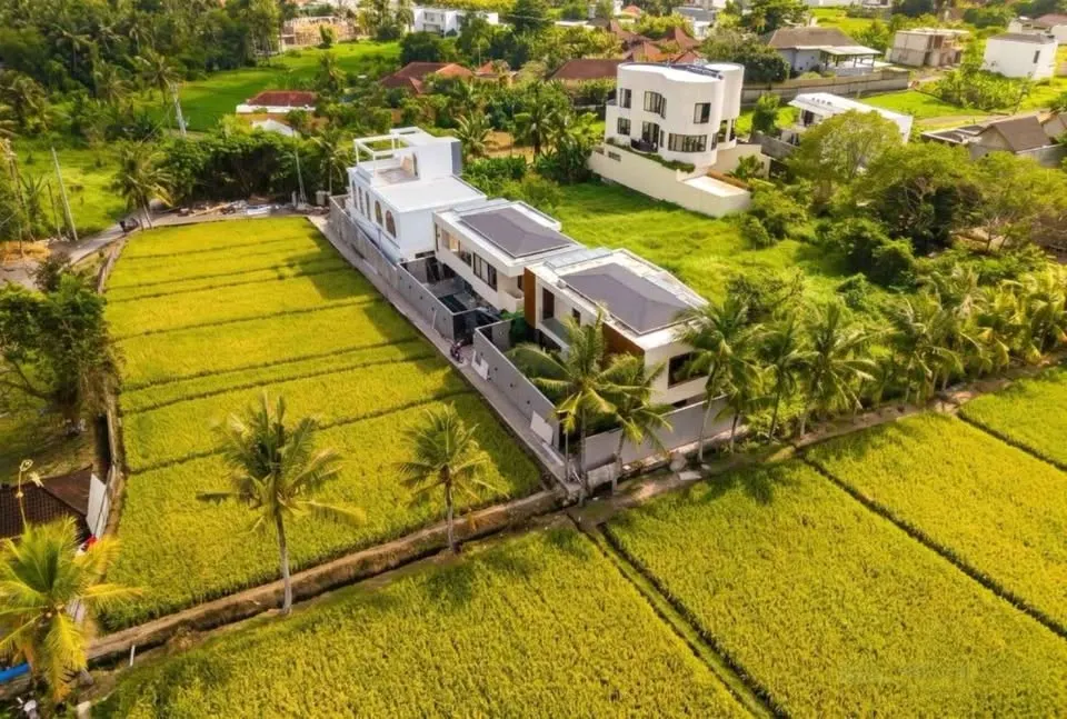 2 bedroom villa with private pool, 8 mins to Oasis Gym